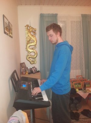 Joskus iskee sellanen musisointifiilis, että on vaa pakko soittaa! :D